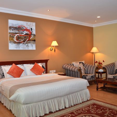 מנאמה Pars International Hotel מראה חיצוני תמונה