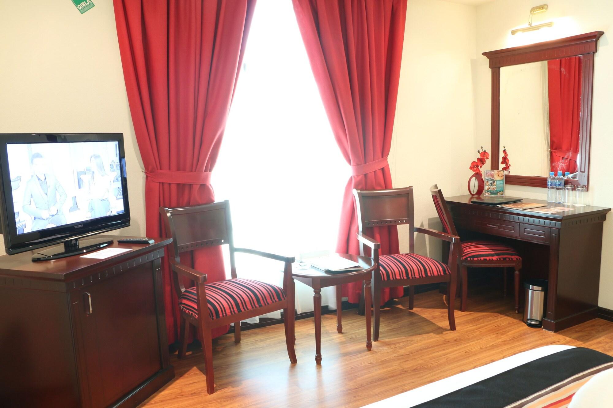 מנאמה Pars International Hotel מראה חיצוני תמונה