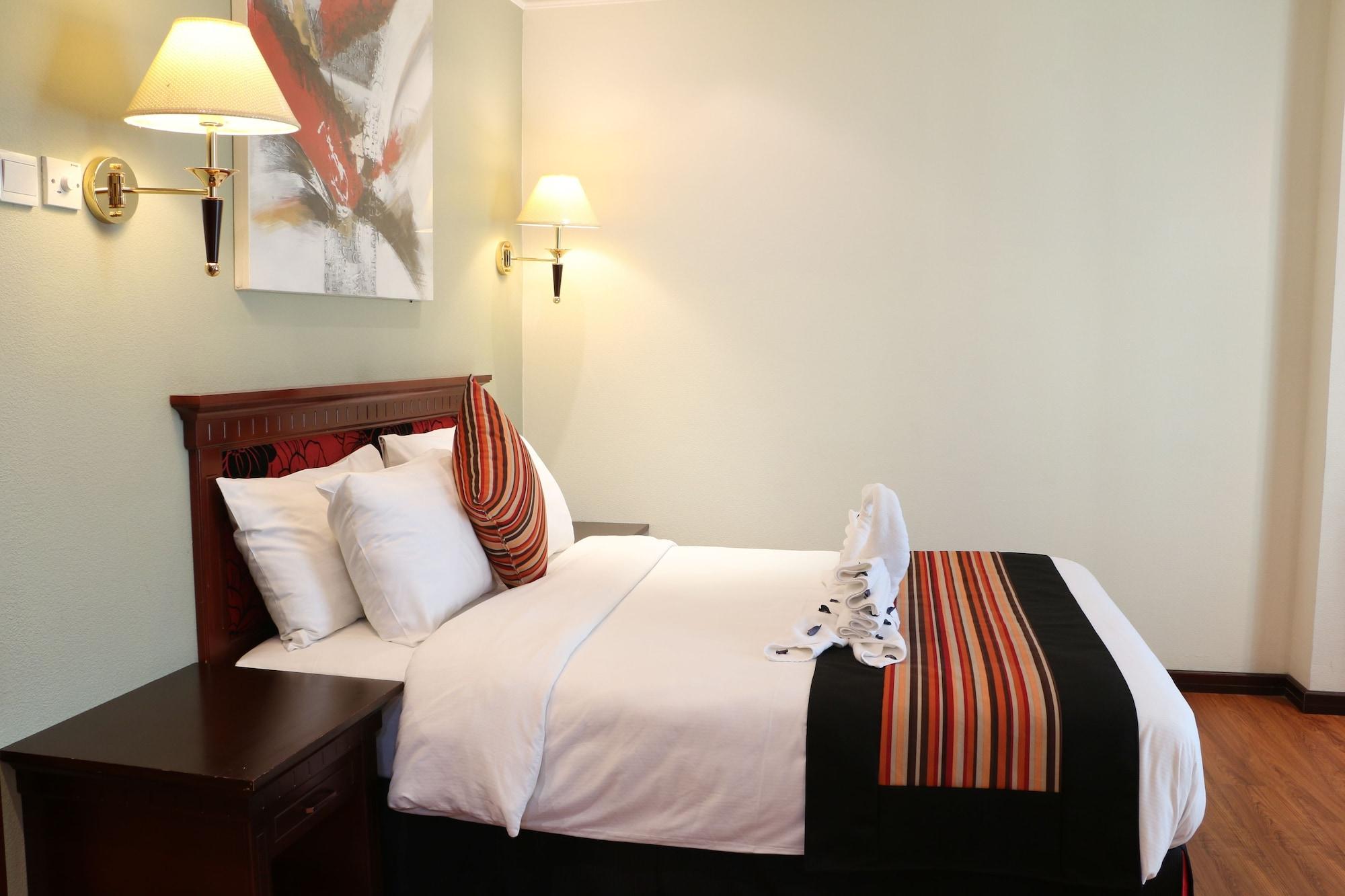מנאמה Pars International Hotel מראה חיצוני תמונה