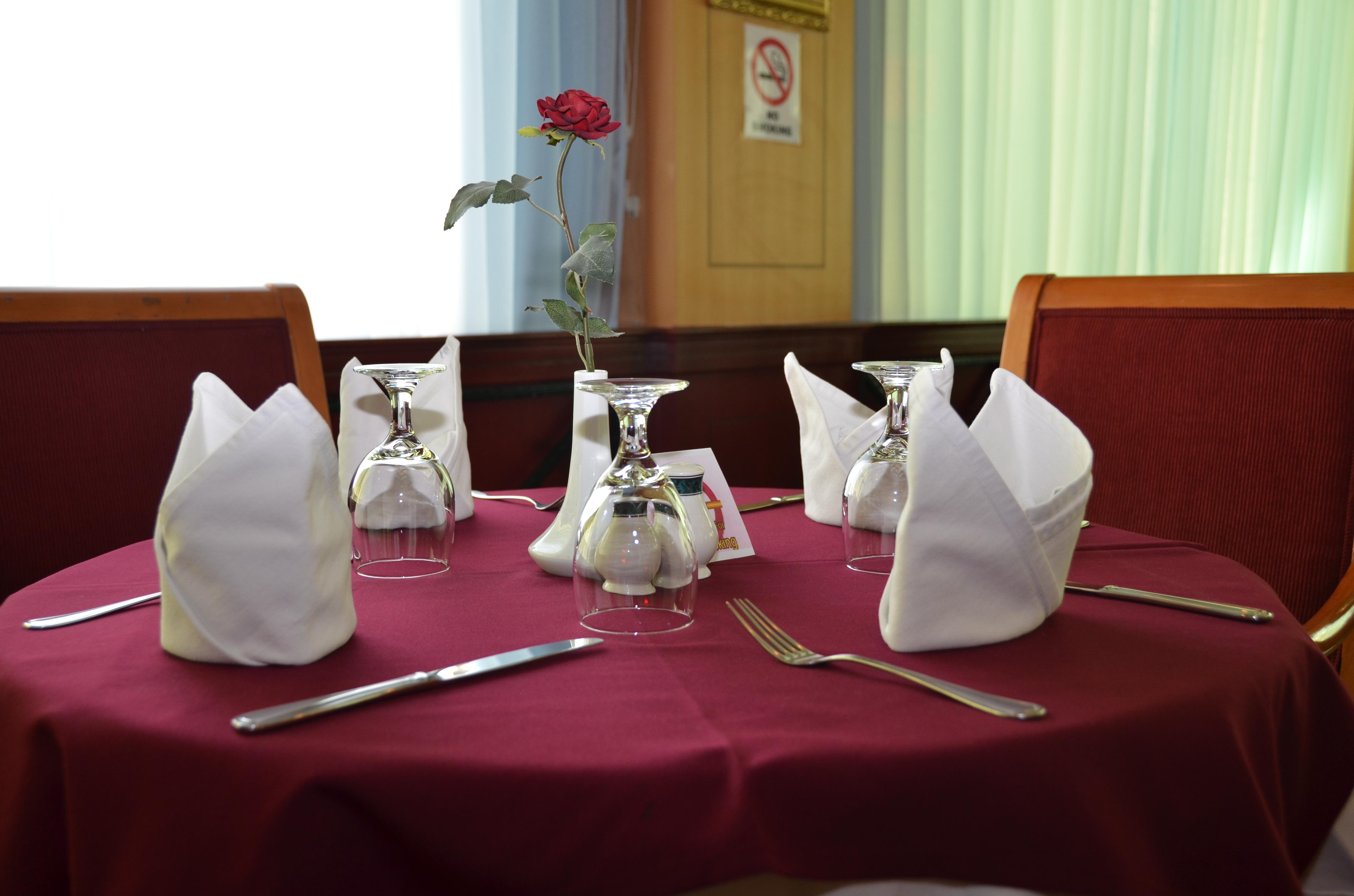 מנאמה Pars International Hotel מראה חיצוני תמונה