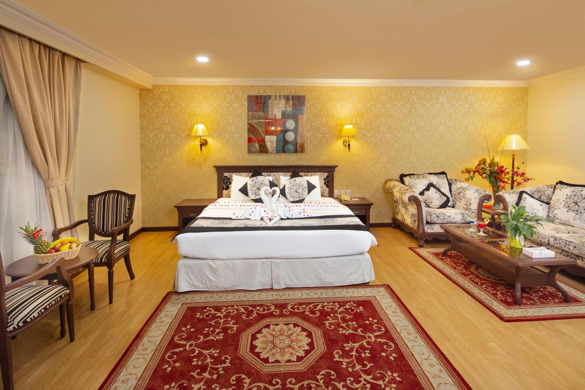 מנאמה Pars International Hotel מראה חיצוני תמונה