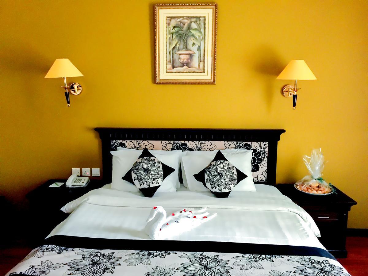 מנאמה Pars International Hotel מראה חיצוני תמונה