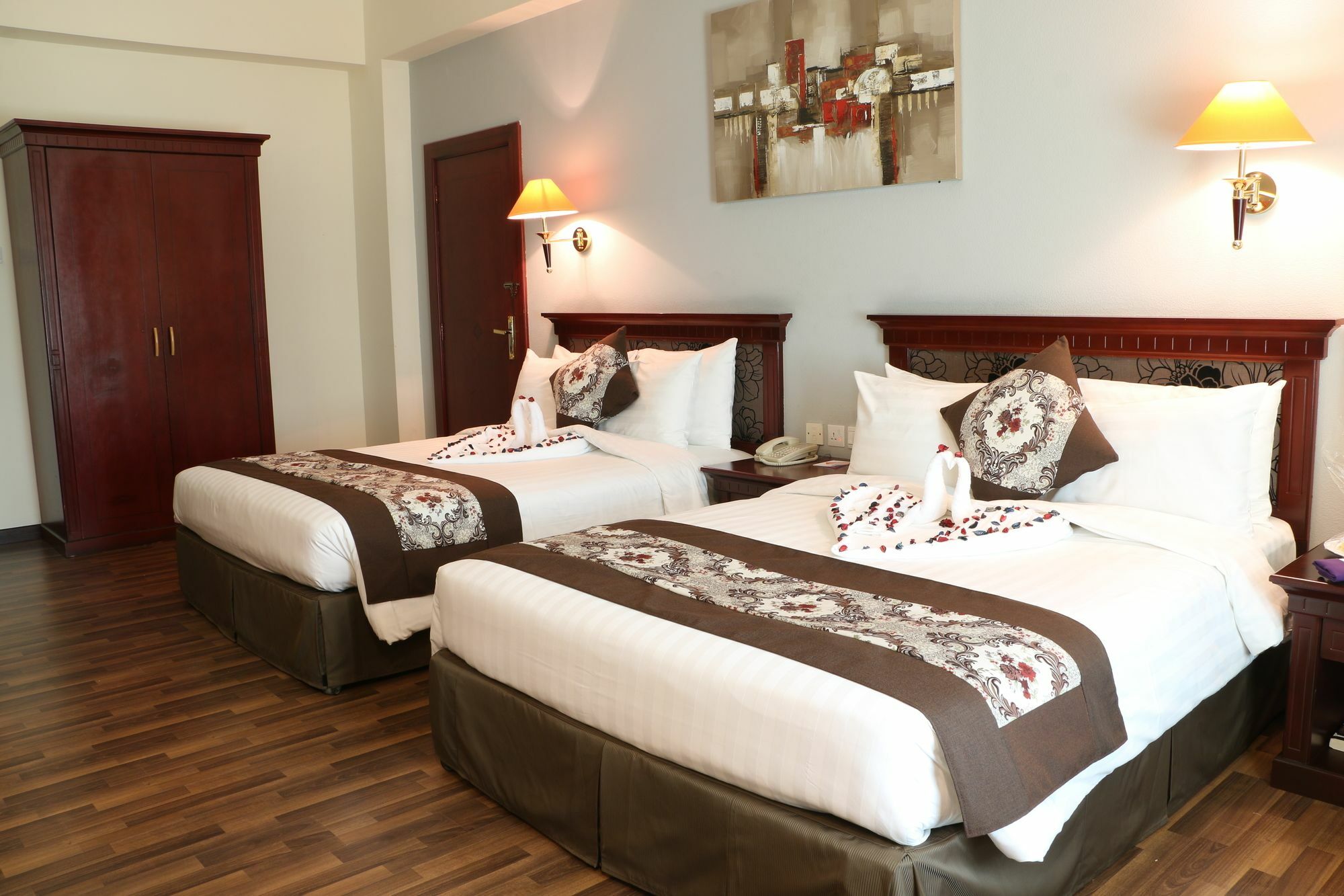 מנאמה Pars International Hotel מראה חיצוני תמונה