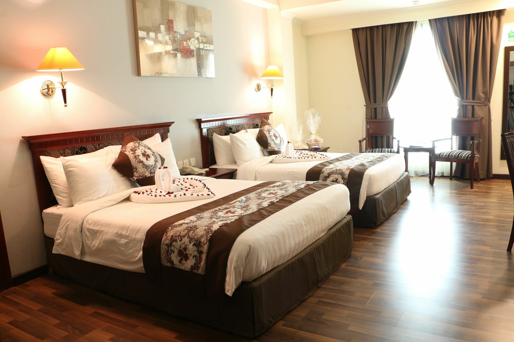 מנאמה Pars International Hotel מראה חיצוני תמונה