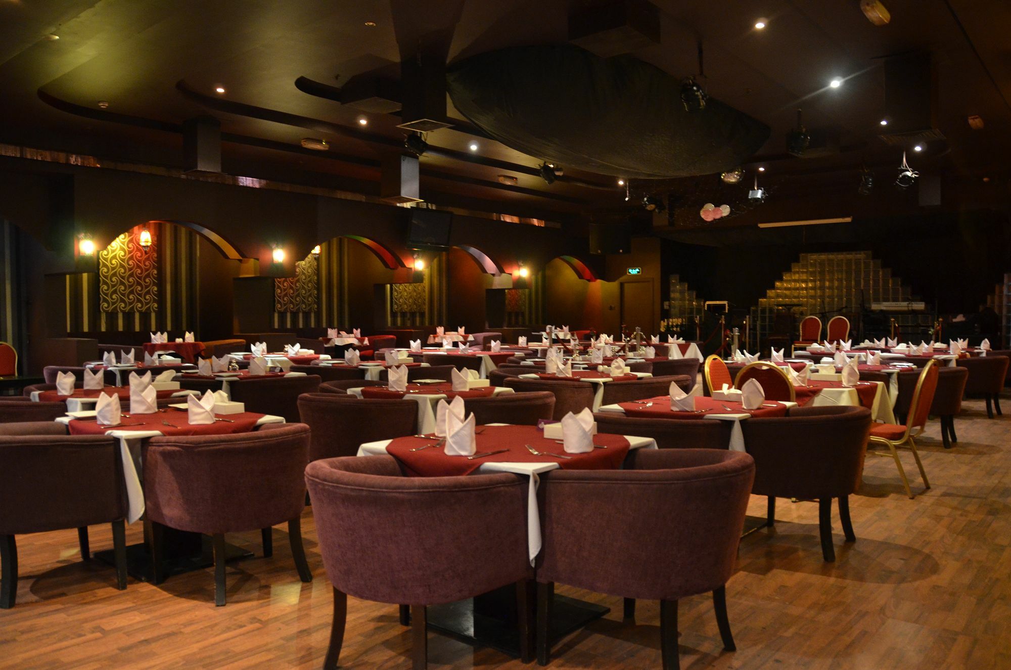 מנאמה Pars International Hotel מראה חיצוני תמונה