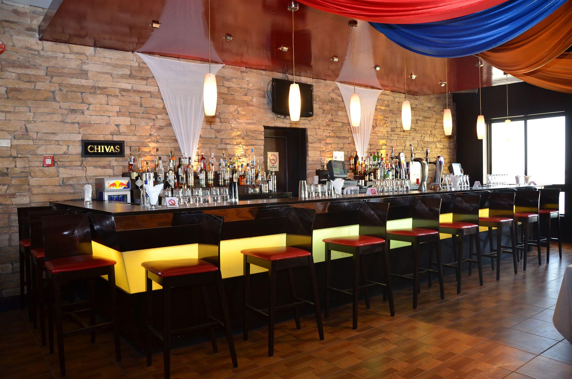 מנאמה Pars International Hotel מראה חיצוני תמונה